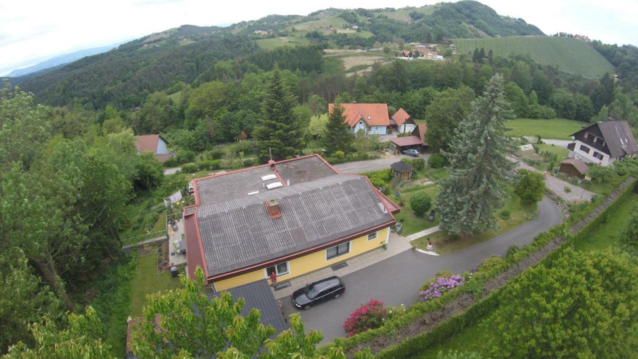 Apartamento Haus Renarth - Michaela Pro Kitzeck im Sausal Exterior foto